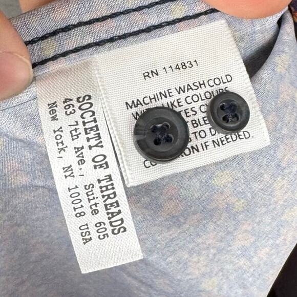 Society of Threads Red Floral Print Stretch Long Sleeve Button Up Size Medium - Picture 7 of 9